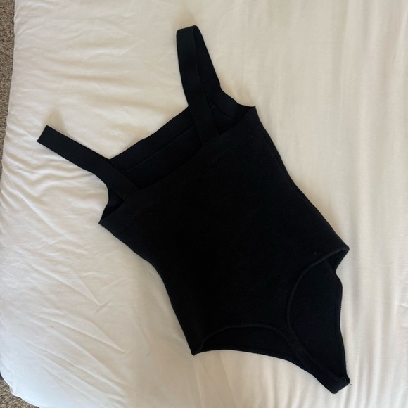 Abercrombie black bodysuit like new - Picture 4 of 5